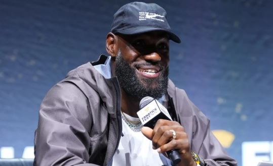 LeBron James pranë rikthimit te Miami Heat