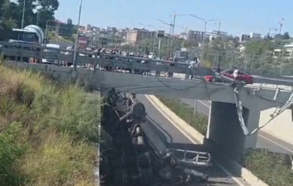 ​Rëndohet bilanci në aksidentin në autostradën Tiranë-Elbasan: Dy të vdekur dhe një i lënduar