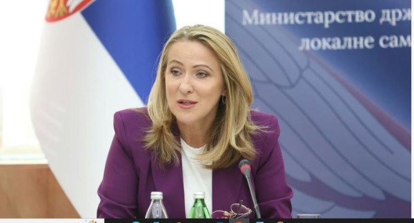 ​Tri arsye pse Snezhana Paunoviq nuk mund të jetë më ministre