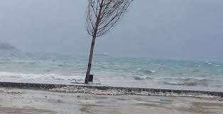 Moti i keq/ Kapiteneria e Portit Sarandë ndalon daljen në det për të gjitha mjetet lundruese