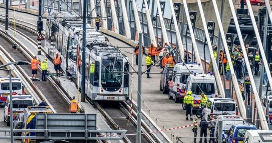 Dy tramvaje përplasen në urën Erasmus të Roterdamit, 15 të plagosur