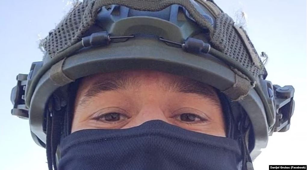 Një burrë që luftoi për Rusinë në Ukrainë arrestohet në Bosnje nën dyshimin për drogë dhe armë