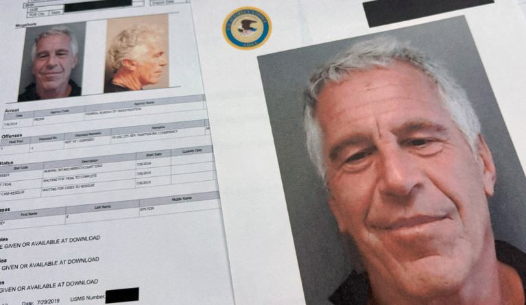 Manjatit malajzian i kërkohet të revokojë emërimin e kryetarit të portit, shkak lidhjet me Epstein