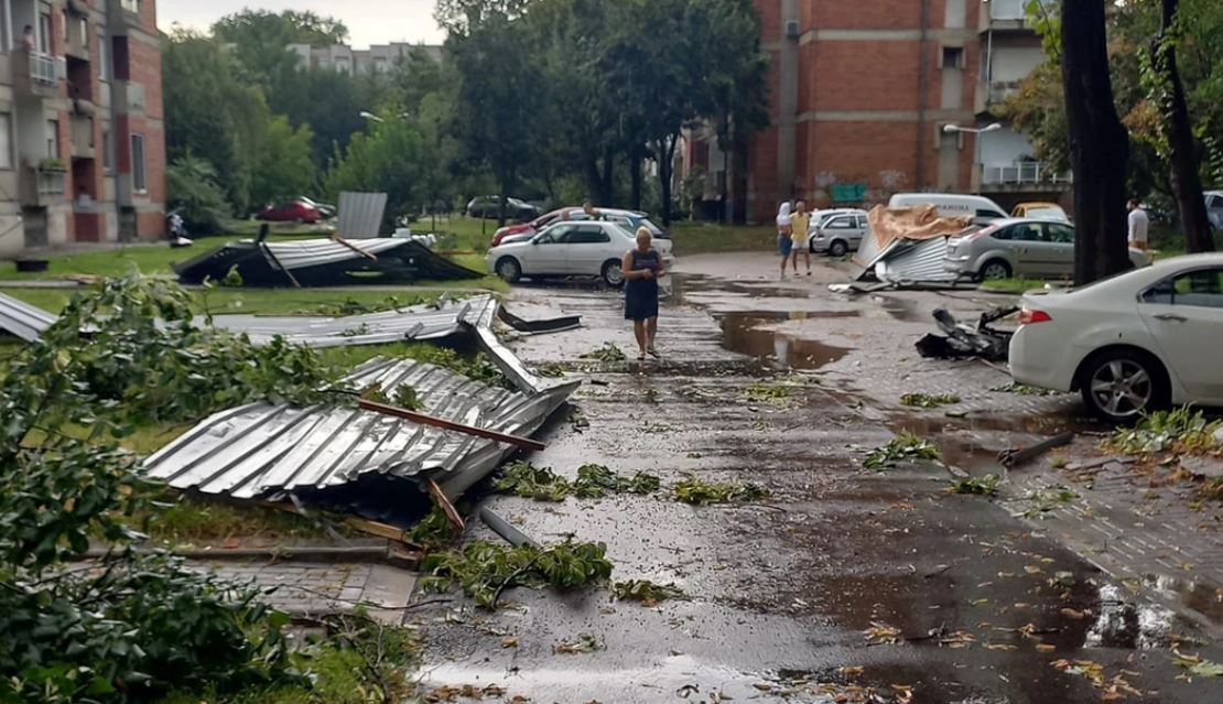 Mbi 30 persona të lënduar nga stuhia në Shkup
