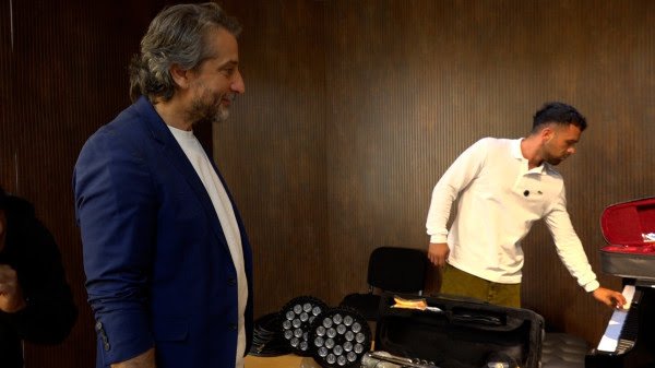 Yll Limani bashkë me Përparim Ramën dhuron instrumente për shkollën “Prenk Jakova”