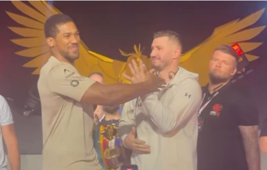 Anthony Joshua befason shqiptarët  ky veprim nuk pritej