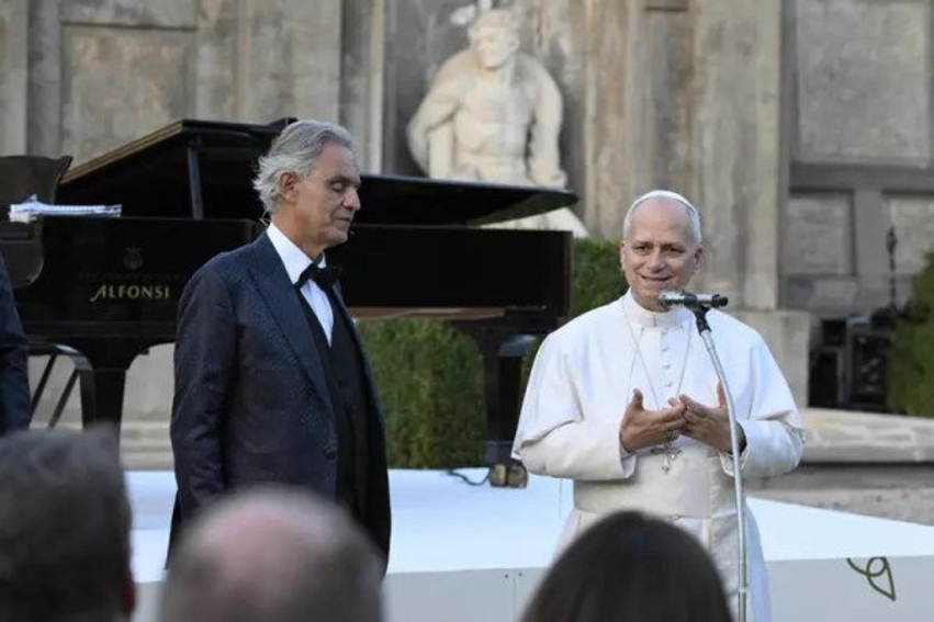 Bocelli do të këndojë për Papën më 29 korrik në Castel Gandolfo