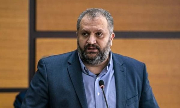 Mbi 172 mijë euro të padeklaruara, Shpend Ahmeti thotë se ishin ndihmë financiare nga familja