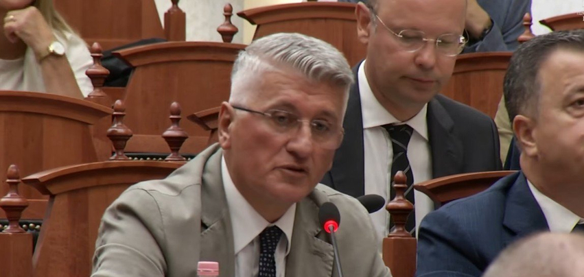 “Protestuesit nuk janë armiq të Shqipërisë” – Gjekmarkaj: Në Kuvend u