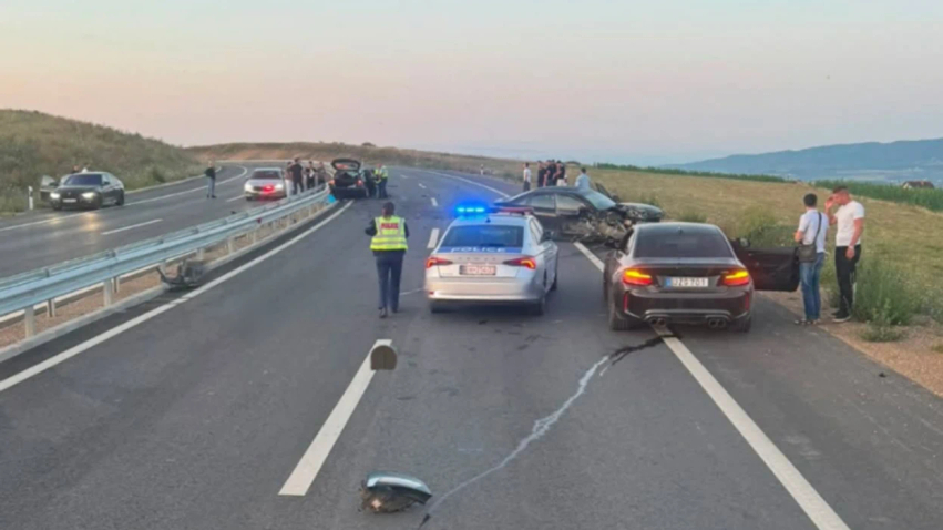 Aksident i rëndë në magjistralen Mitrovicë Prishtinë  humb jetën një grua