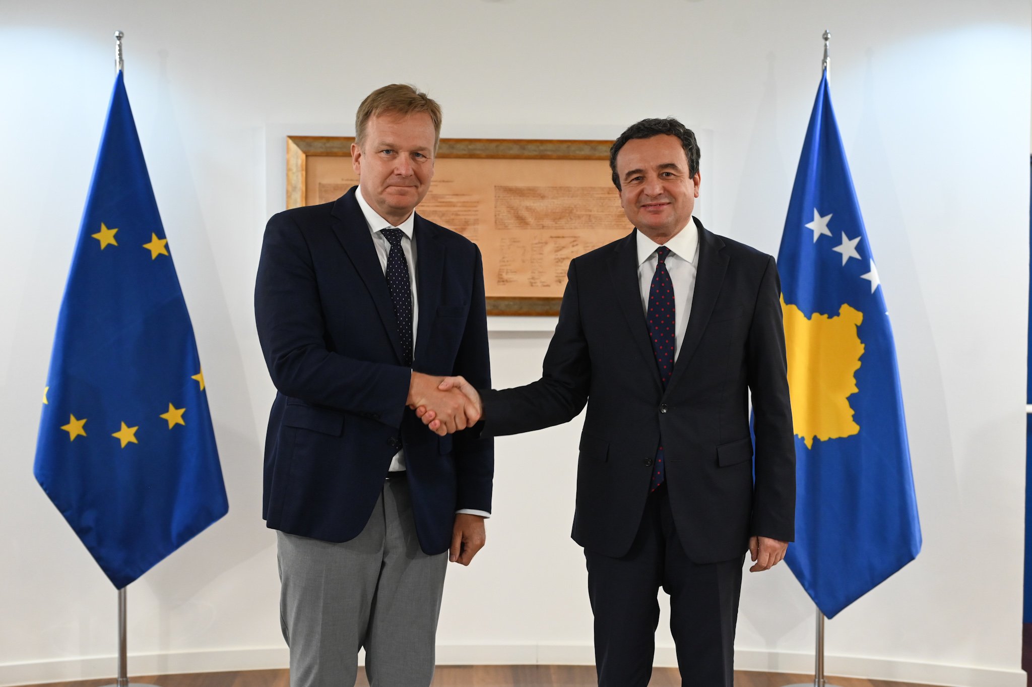 Sorensen në vizitë të paparalajmëruar në Kosovë, takon Kurtin për çështjen e gjyqtarëve e prokurorëve serbë