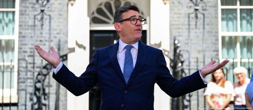 Kryeministri britanik ul taksat edhe për klubet