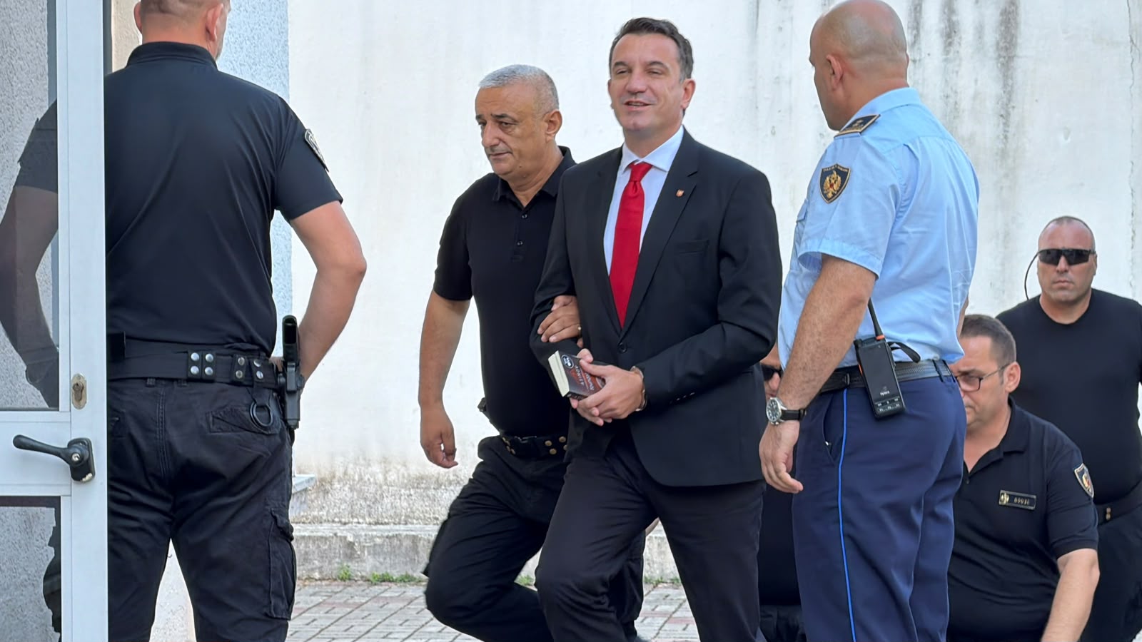 Gjykata Administrative rrëzon padinë e kryebashkiakut Veliaj ndaj prokurorit që e hetoi