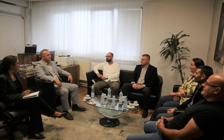 Hyseni takohet me institucionet ligjzbatuese për rikthimin e aseteve