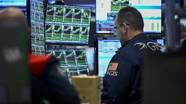 ​Aksionet amerikane mbyllën javën me rezultate të përziera