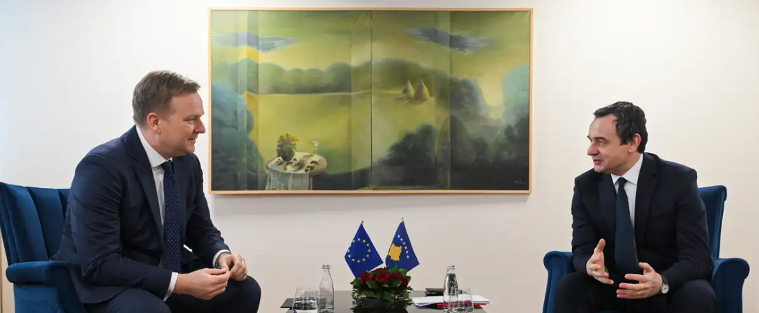 Çështja e juristëve serbë sjell Sorensen në Prishtinë