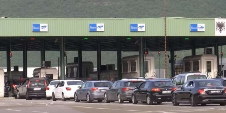 Mbi 11 mijë qytetarë të Kosovës hyjnë në Shqipëri brenda pak orësh