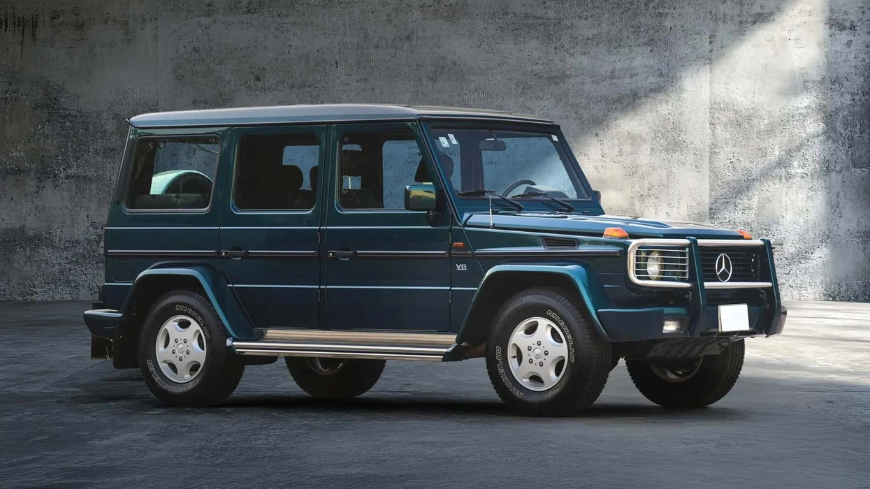 Ky është një nga Mercedes G-Class më të rrallë të prodhuar ndonjëherë, është shitur për 143,000 dollarë