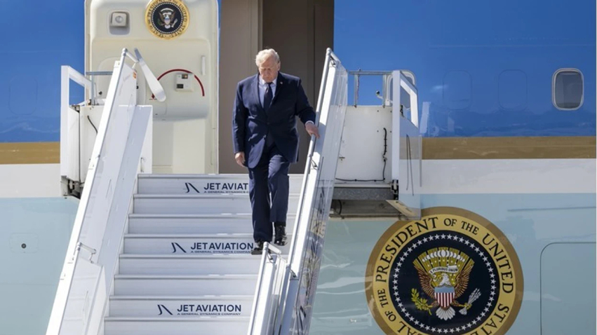 Trump fluturoi nga Turqia me një Air Force One të vjetër pas një kërcënimi të besueshëm nga Irani dhe  proksit  e tij