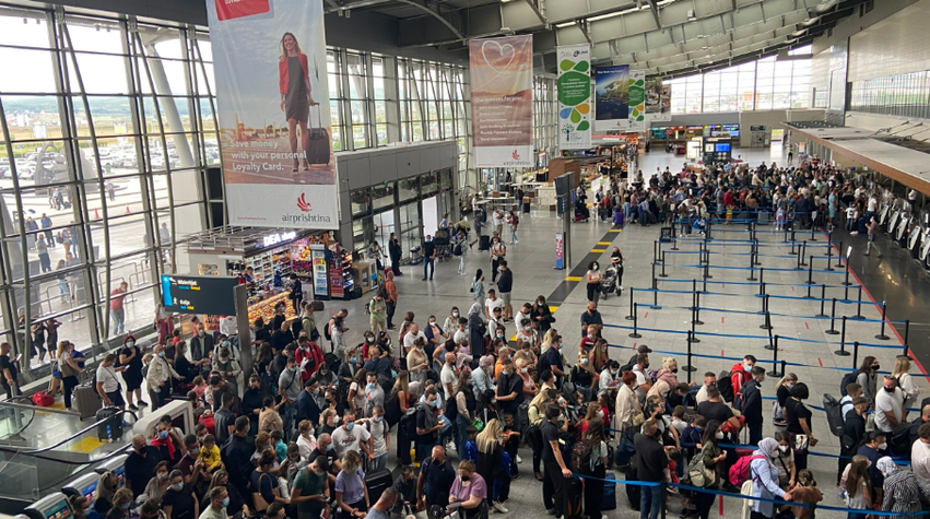 Aeroporti i Prishtinës përgatitet për fluksin veror  priten miliona udhëtarë dhe linja të reja