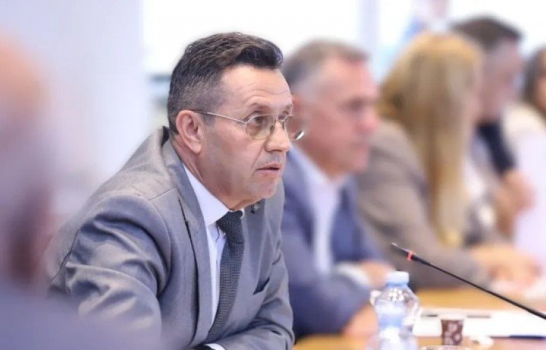Islami: Serbia po vazhdon luftën hibride dhe propagandën kundër Kosovës