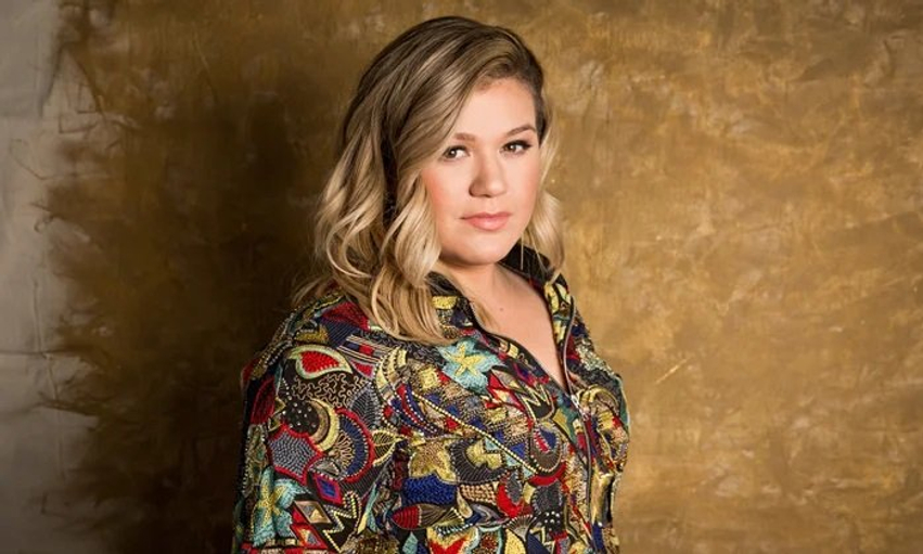 Kelly Clarkson flet hapur për jetën pas divorcit  Më pëlqen të jem vetëm