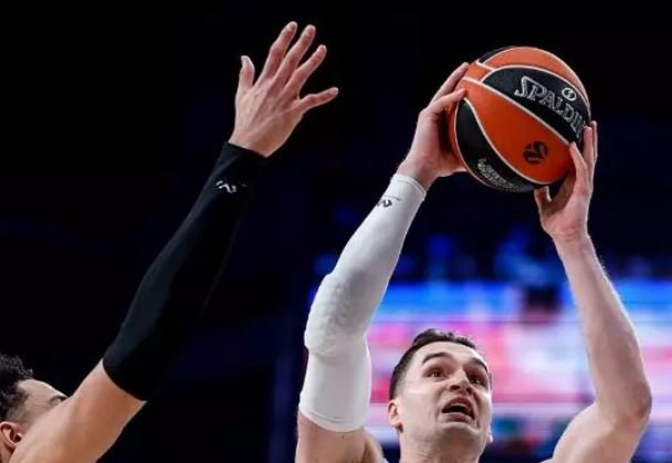 Real Madridi e bllokoi rikthimin e Hezonjës në NBA