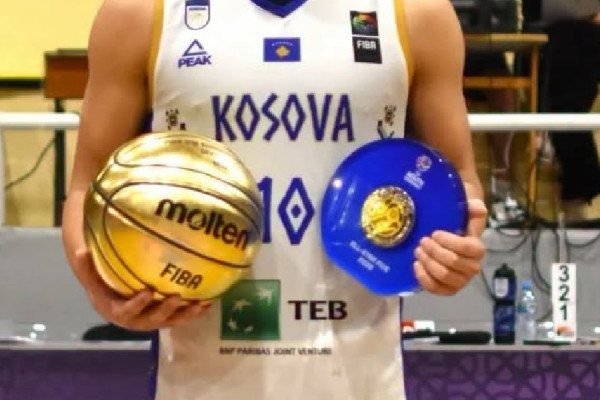 ​Tre basketbollistë të Kosovës nderohen me çmime individuale nga FIBA