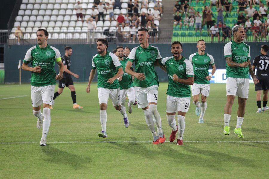 Kërkohet “koka” e rivalit irlandez për të prekur objektivin e madh