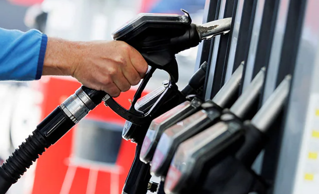 Rritet sërish çmimi i naftës, arrin në 1.74 euro për litër