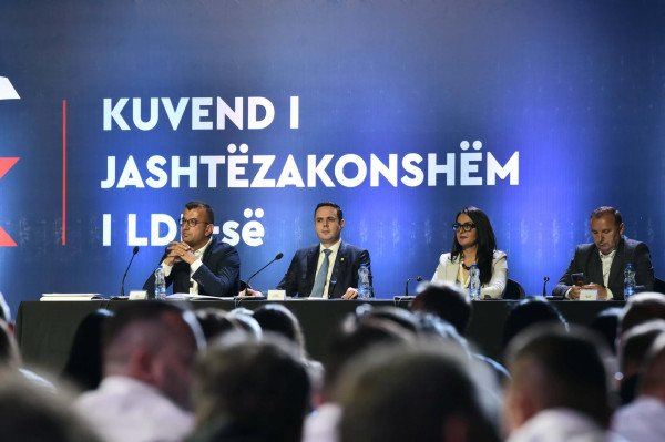 Përplasje në Kuvendin e LDK-së, ndërpritet debati dhe nis votimi për Abdixhikun