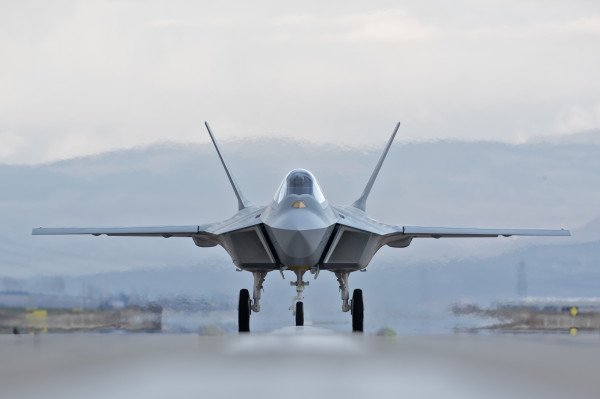 Turqia teston superavionin luftarak KAAN që e prodhon vetë