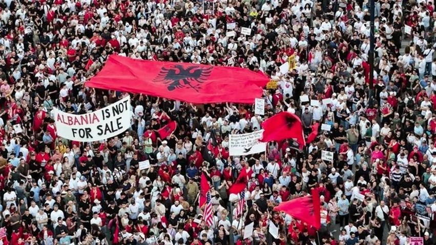 Protesta kundër Ramës nuk ndalet: A po hyn Shqipëria në një fazë të re politike?
