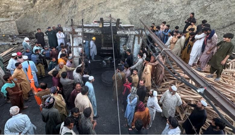 32 minatorë humbin jetën nga shpërthimi në një minierë në Pakistan