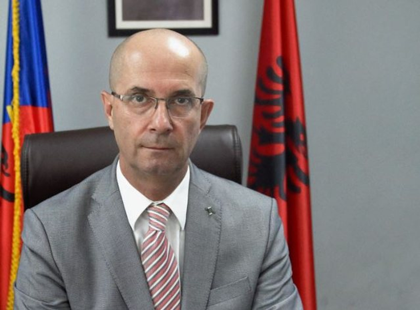 I mbaroi mandati/ Neritan Nallbati largohet nga Departamenti i