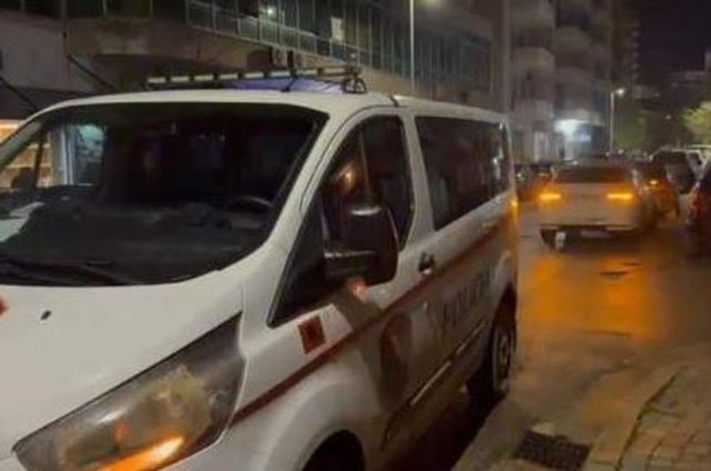 Degradon debati mes dy grave në Vlorë, përfundojnë në shk*lma. Ndërhyn policia mes tyre