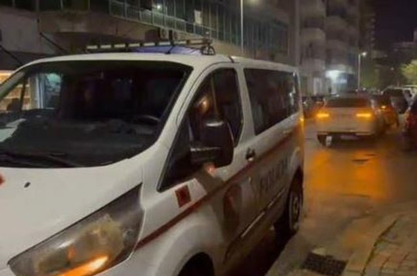 Degradon debati mes dy grave në Vlorë  përfundojnë në shk lma  Ndërhyn policia mes tyre