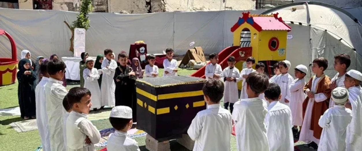 Mes luftës dhe shpresës, fëmijët në Gaza improvizojnë Haxhin