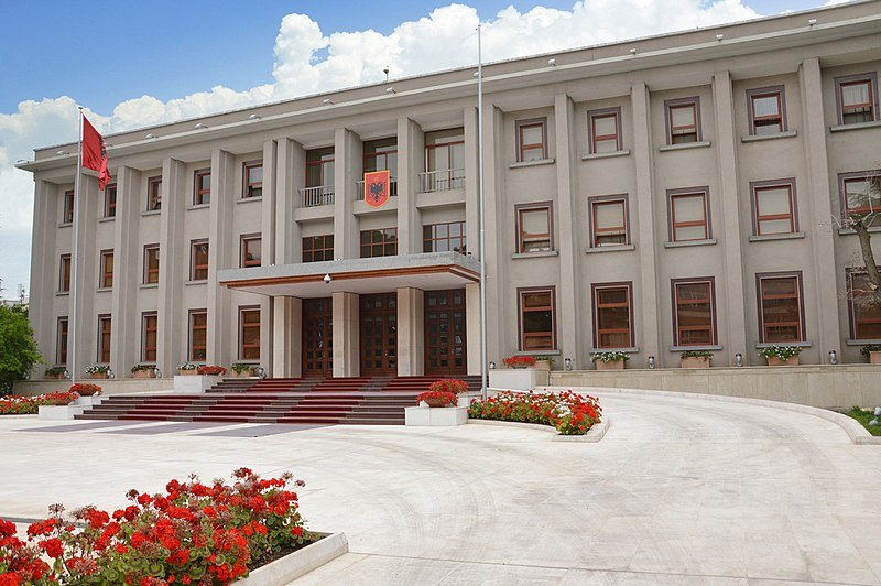 Presidenti Begaj dekreton ndryshime në trupën diplomatike, lirime dhe emërime në disa ambasada kryesore