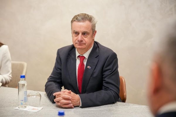 Sinjal i fortë nga Londra / Zbardhet takimi i Hargreaves me nënkryetaren e LVV-së
