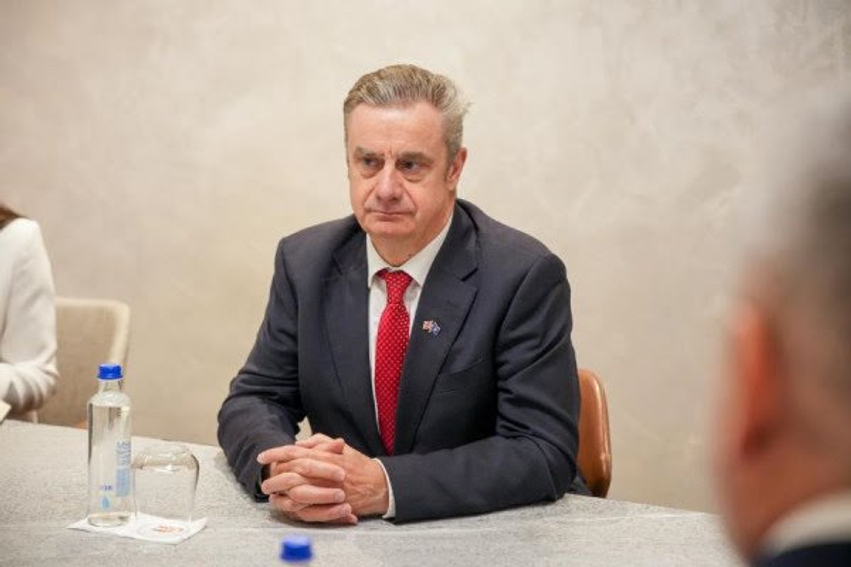 Sinjal i fortë nga Londra   Zbardhet takimi i Hargreaves me nënkryetaren e LVV së