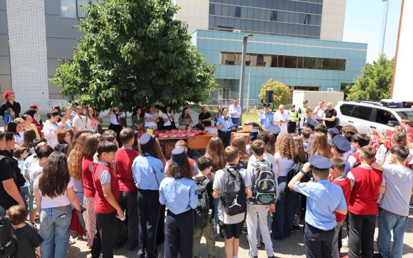 Dronë, motoristë dhe dhurata, Policia organizon spektakël për Ditën e Fëmijëve