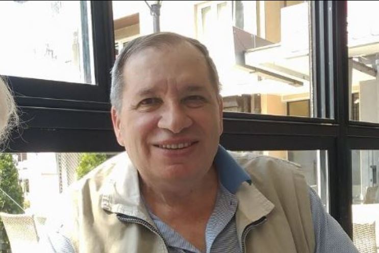Azem Brovina i reagon Arlind Sadikut: Nuk je gazetari i parë shqiptar që raporton nga Kampionati Botëror
