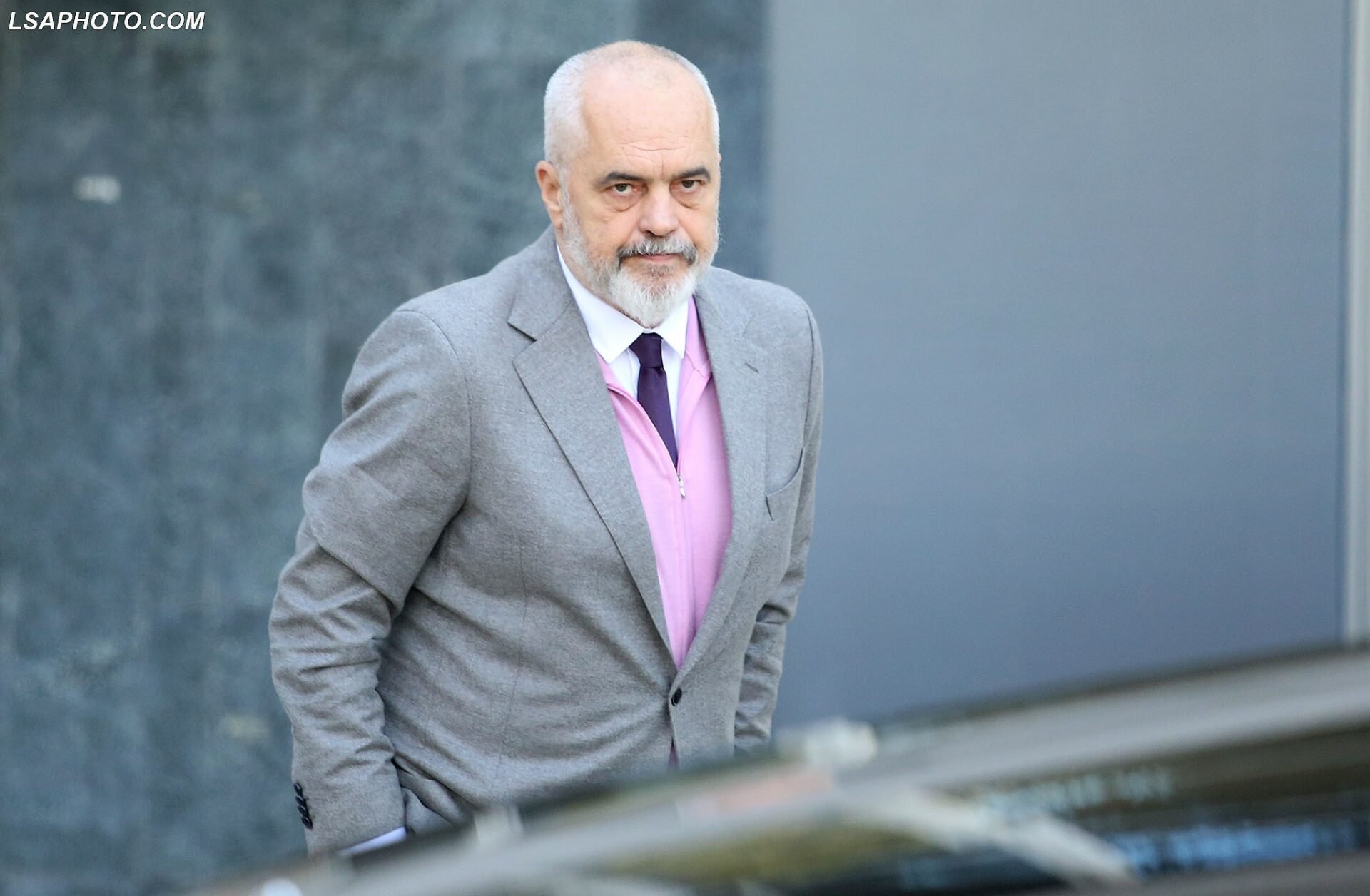 A do tërhiqet qeveria përballë protestave për Zvërnecin? Rama: Investimi nuk ndalon sa kohë unë jam këtu!