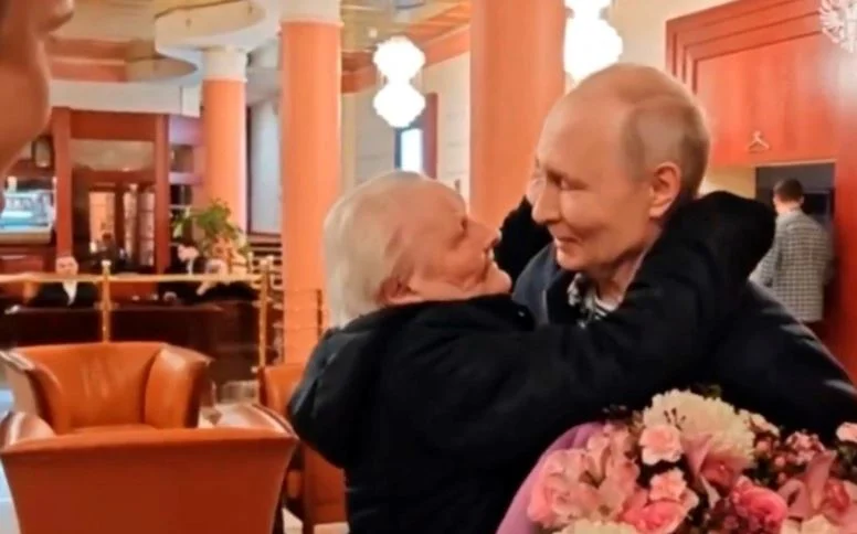 Në botën e Putinit asgjë nuk është ashtu siç duket/ Jeta e kontrolluar e takimeve publike të liderit të Kremlinit