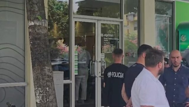 La derën e bankës pa mbyllur dhe iku në tualet, zbardhet rrëfimi i rojes së arrestuar