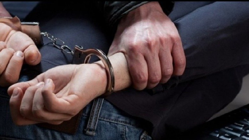Arrestohet një 25 vjeçar në Kaçanik  dyshohet për posedim dhe përdorim të armës