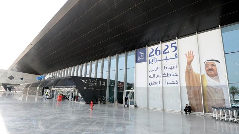 Aeroporti i Kuvajtit dëmtohet nga sulmet iraniane, pezullohen fluturimet