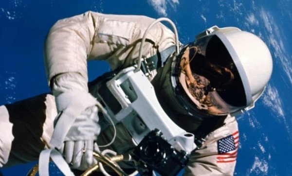 ​Astronauti që eci për herë të parë në hapësirë