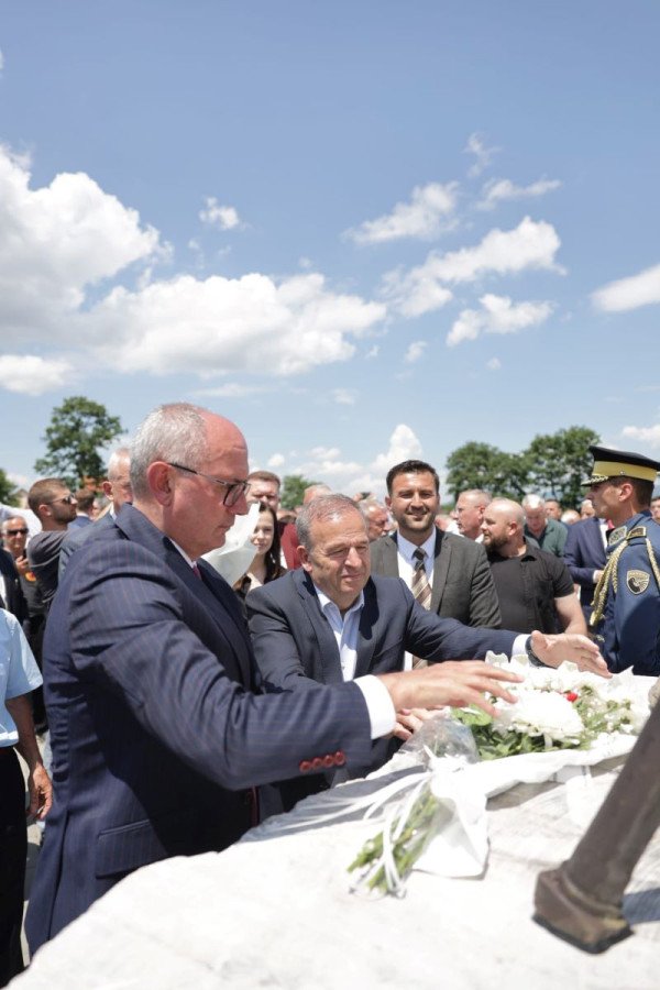 ​Elmi Reçica: Sakrifica e dëshmorëve tanë mbetet themeli i lirisë dhe shtetit tonë